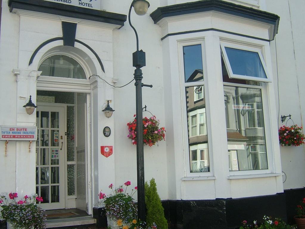 Adelphi Guest House Southport Exterior photo